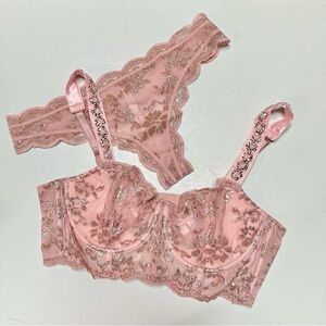 ✨Laundry Bag Included!✨ Victoria’s Secret Lace Bra and Panty Set